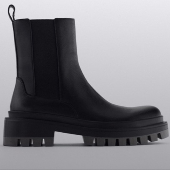 Zara Chunky Lug Sole Black Boots - Picture 3 of 9